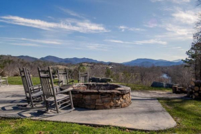 Cozy Cades Cove Condo with Community Pool